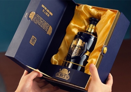 沧州青云郎酒年份酒为什么比飞天茅台贵那么多，定价是否合理？值得收藏回收吗？