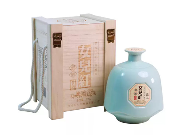 沧州回收绍兴女儿红黄酒醇酿花雕酒木质礼盒2.5L坛装黄酒